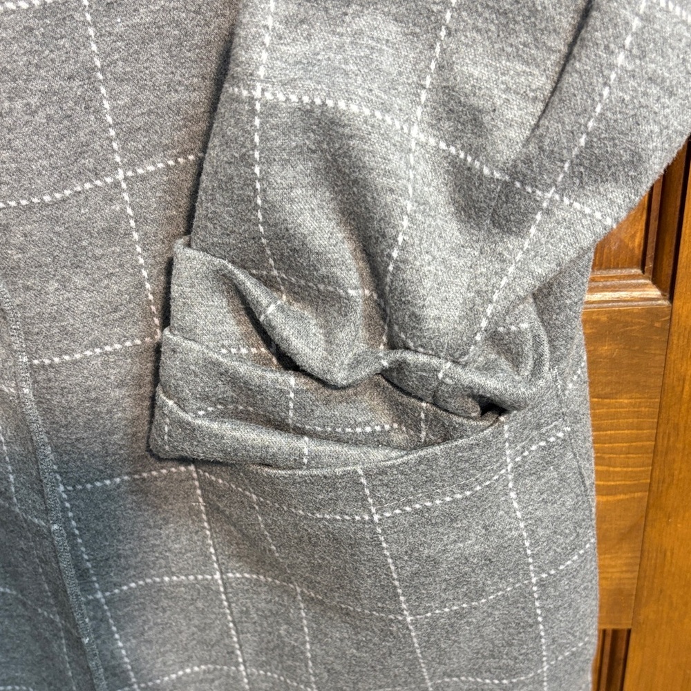Tommy Hilfiger Gray Plaid Blazer Women’s Size 12 Preppy Scandi Girl Career EUC - Picture 2 of 9